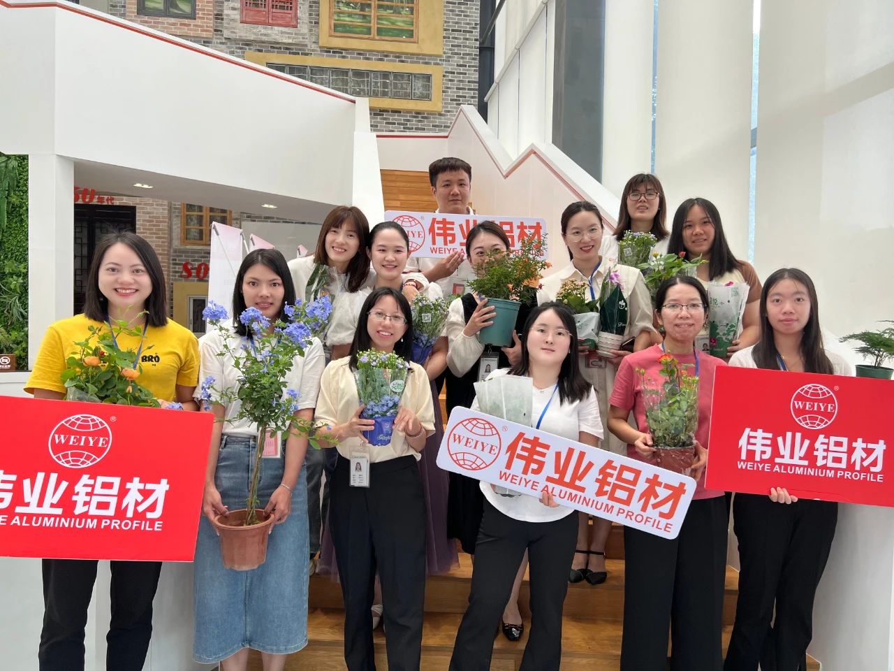 �԰���������������������ĸ�� | ���ֲ����ĸж�ĸ�׽�ְ���Բ������